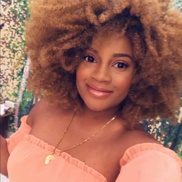 Meet your Posher, Krystal - Picture 2 of 2